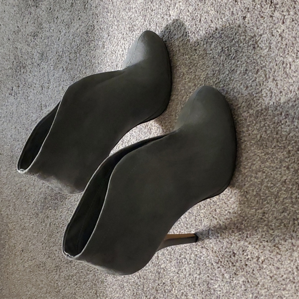 Apt 9 Grey stiletto booties